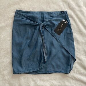 Jean Skirt NWT size Small